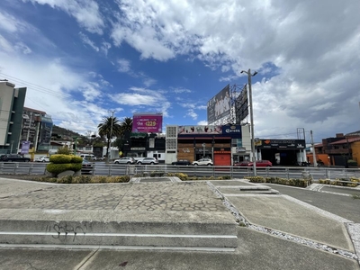 Edificio con 4 locales y 1 anuncio espectacular en Real de Minas, Pachuca, Hgo.