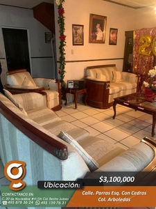 CASA DE 4 RECAMARAS CON PATIO MUY AMPLIO EN VENTA