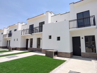 Casa nueva en venta al Sur de León