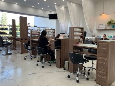 Se Vende Salon de Belleza en Zapopan, Plaza comercial