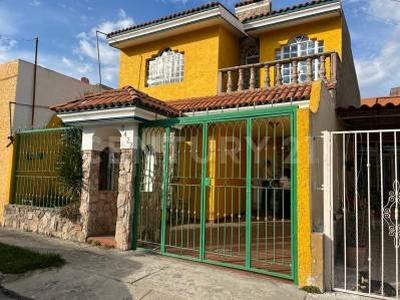 CASA EN VENTA EN JARDINES DEL SUR, GUADALAJARA