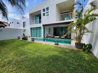 Casa En Venta En Residencial Cumbres, Cancun