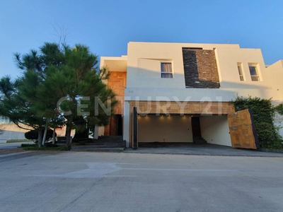 Fabulosa Casa En Venta En Valle Imperial !