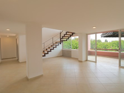 Penthouse De Dos Niveles En Venta, Rancho Cortes, Cuernavaca, Morelos.