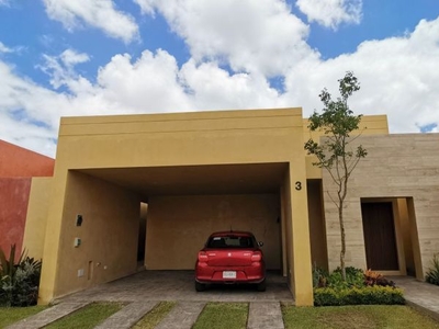 Casa en venta 1 nivel en Conkal con 3 Hab y Piscina | Privada Tamán (por Mérida)