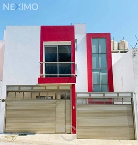 Casa en venta a 5 minutos de Plaza Américas en Xal