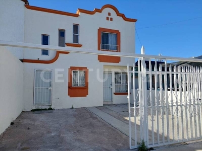 CASA EN VENTA EN VILLAS DEL REAL