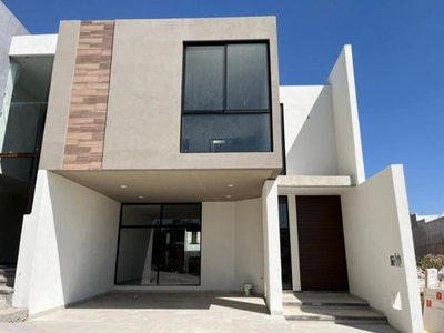 Casa nueva en venta - Fraccionamiento Barranca del Refugio