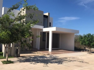 Casa para estrenar en privada Zentura, Cholul.