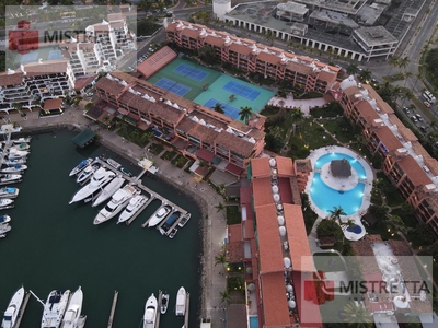 Doomos. Departamento en venta en Marina Vallarta