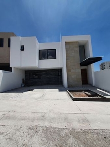 En venta Casa DOBLE ALTURA M-SINAÍ Lomas de Juriquilla E1