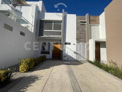 RENTA DE CASA EN LOMAS DE ANGELOPOLIS, SAN ANDR...