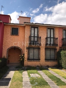 VENTA DE CASA EN FRACCIONAMIENTO VALLE DE LA HA...