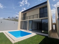 Casa residencial 3 habitaciones y piscina en el norte de Mérida