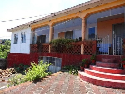 Casa céntrica en venta en Pátzcuaro para remodelar