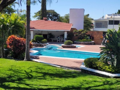 HERMOSA CASA EN VENTA EN CUERNAVACA