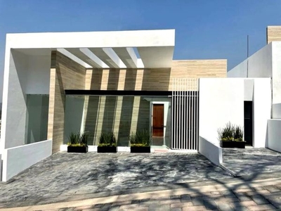 RESIDENCIA NUEVA lista para su entrega en Avanti Residencial Condado de Sayavedra