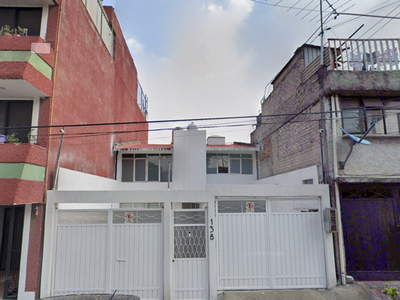 Casa en venta Avenida Hidalgo 138, Miguel Hidalgo, Tlalnepantla, Estado De México, México