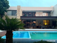 Casa en venta en fracc. con estricta vigilancia. Tabachines, Cuernavaca, Club de golf Tabachines - 750.00 m2