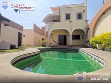 Casa, Venta de propiedad en Lomas de Jiutepec, Morelos…Clave 3922, Lomas de Jiutepec - 8 baños - 752.00 m2