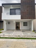 Casas en Venta en Altaria Lomas de Angelopolis cluster con Alberca