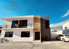 en venta, casa dentro de fraccionamiento nuevo en jiutepec 3,300,000 - 3 recámaras - 300 m2
