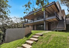 Exclusiva Casa Minimalista en Rancho San Juan, Zona Esmeralda