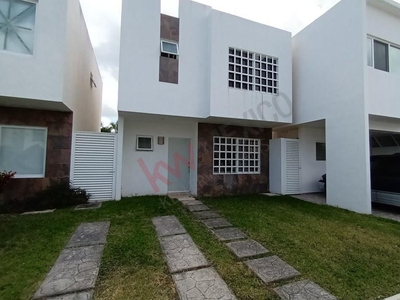 Casa en renta amueblada de 3 recámaras en Jardines del sur Etapa 3 Cancún