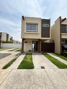 Casa en Renta en PASEO ARBOLEDA SAN NICOLAS TOLENTINO, Mexico