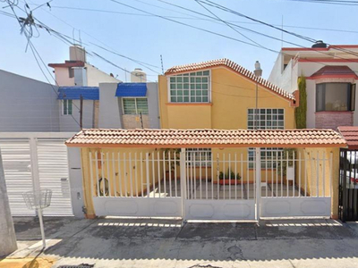 Casa en venta San Juan 236, Mz 024, Valle Dorado, Tlalnepantla De Baz, Estado De México, México