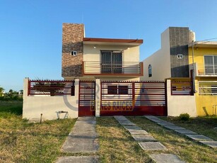 Doomos. CASA AMUEBLADA EN RENTA EN AVENIDA LÓPEZ MATEOS