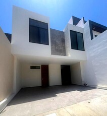 Doomos. Casa en Fraccionamiento Real del Valle, Mazatlán, Sinaloa.
