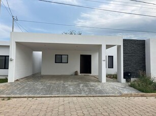 Doomos. Casa en venta en Valladolid Yucatan