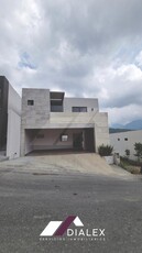 Doomos. Fraccionamiento Alamosur -CARRETERA NACIONAL- Casa VENTA Santiago 268 m2, Nuevo León