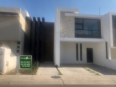Venta casa nueva Fraccionamiento privado en Juriquilla con Cto. de Servicio, Qro