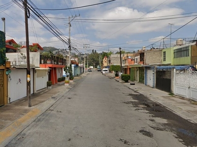 Casa en venta Avenida Valle De Los Cipreses 60-72, Fraccionamiento Izcalli Del Valle, Tultitlán, México, 54945, Mex