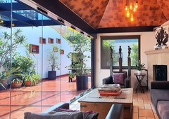 en venta, completa casa en jardines del sur actualizada gran patio - 3 habitaciones - 3 baños - 248 m2