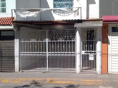 Casa en renta Real Del Bosque, Tultitlán De Mariano Escobedo, Tultitlán, Edo. De México