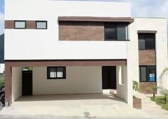 Doomos. Casa en Venta en Fracc. Carolco Carretera Nacional