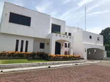 Doomos. CLUB DE GOLF VILLA RICA, Casa en VENTA con alberca y terraza, sala de TV