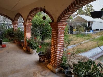 abimor vende casa con mucho jardín - 2 baños