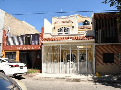 CASA EN HACIENDA DEL CARMEN