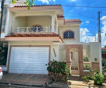 Casas en venta - 120m2 - 3 recámaras - Culiacan - $1,850,000