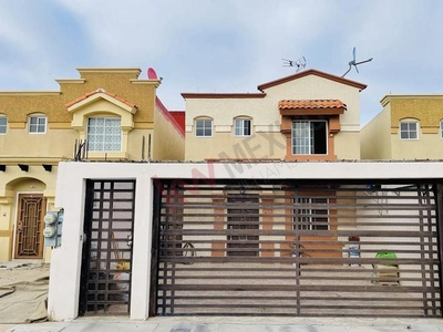 Casas en venta - 161m2 - 3 recámaras - Urbiquinta Del Cedro - $2,700,000