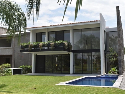 hermosa casa en venta en fraccionamiento paraíso country club, emiliano zapata - 5 baños - 450 m2