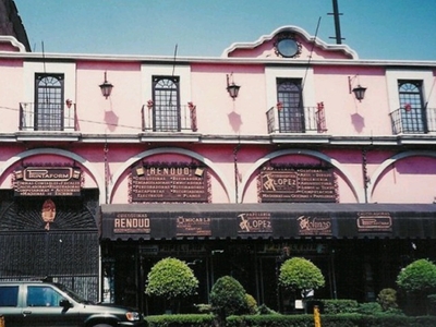 Hermoso edificio colonial, excelente para negocio a 500 m de Reforma