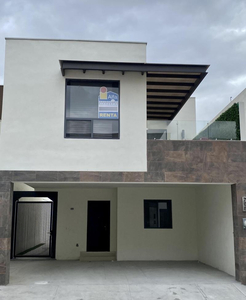 Casa En Renta En Residencial Arbórea, Sector Lineo, Cumbres García