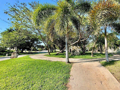 Lote En Esquina Con Vista Al Parque, Privada Parque Natura