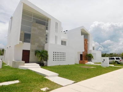 Casas en VENTA dentro de Residencial Cancún Country Club