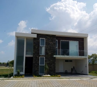 Hermosa casa moderna Lomas de Angelopolis